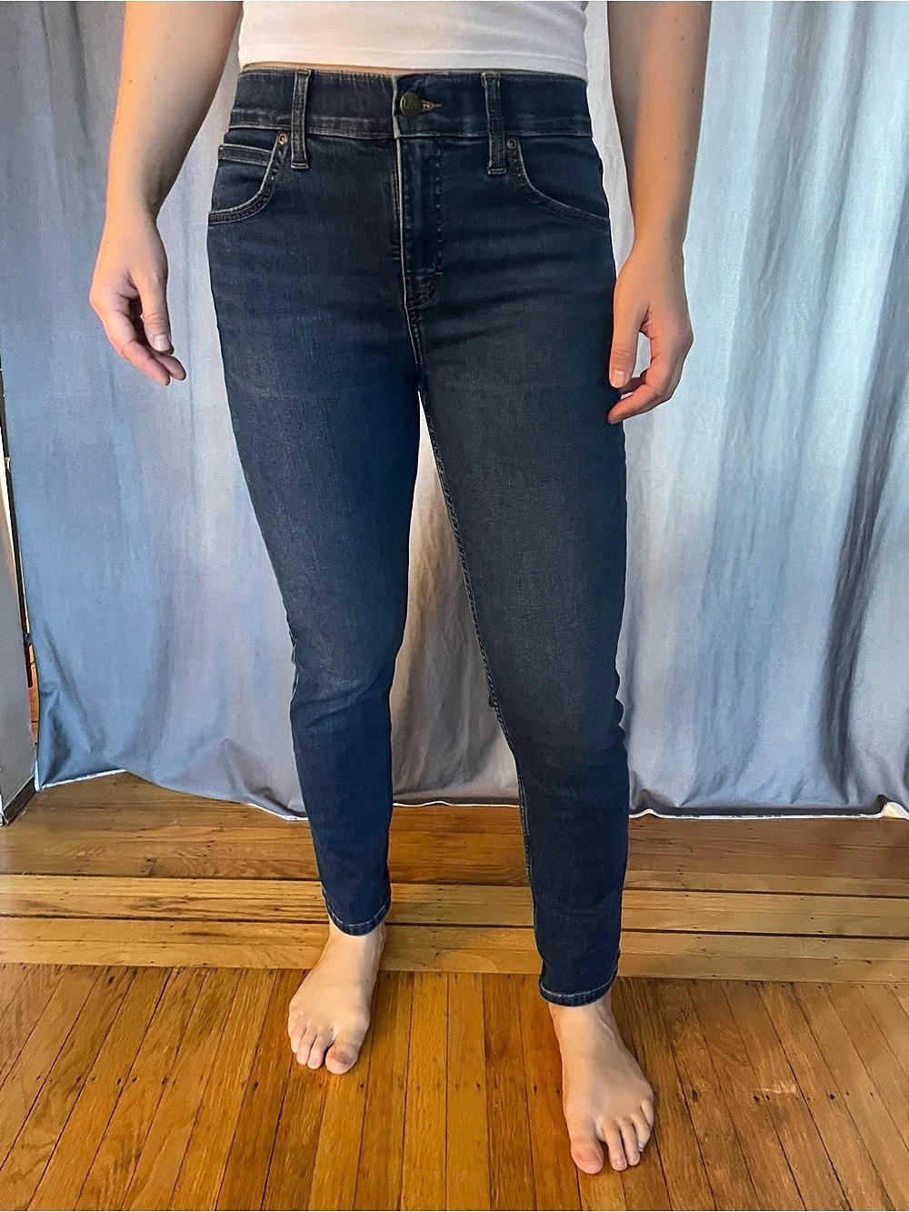 Lee Mid Rise Skinny Jeans in Blue Size 6 Like New